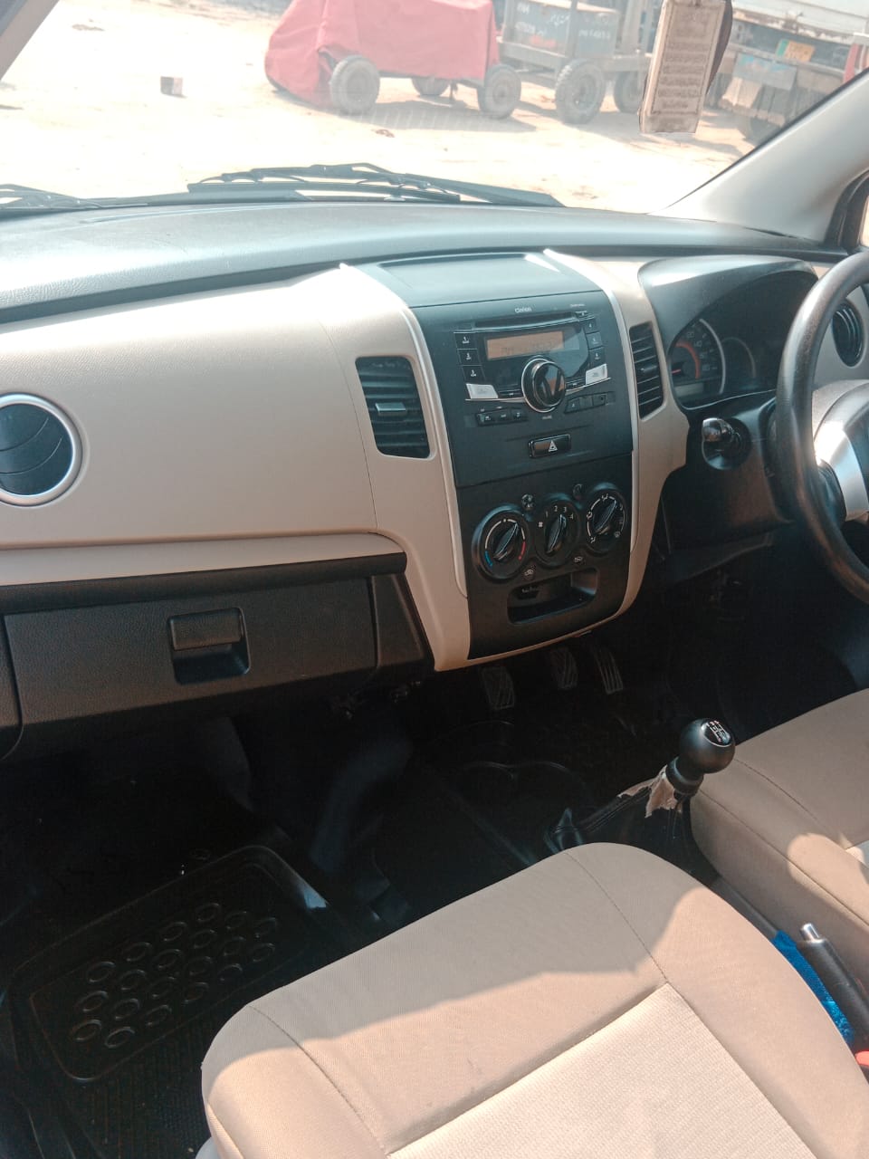 
								SUZUZKI WAGNOR MODEL 2017 full									