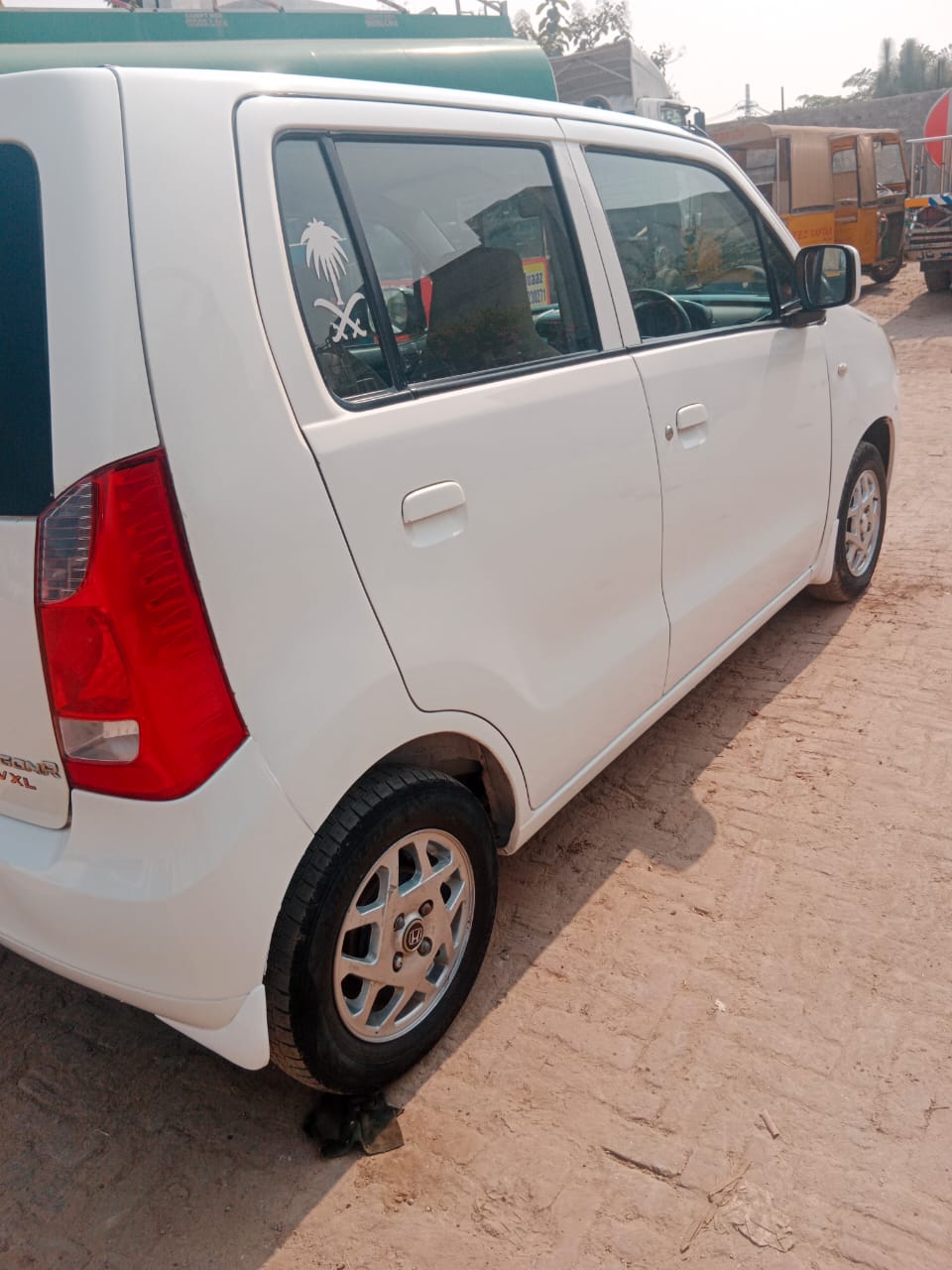 
								SUZUZKI WAGNOR MODEL 2017 full									