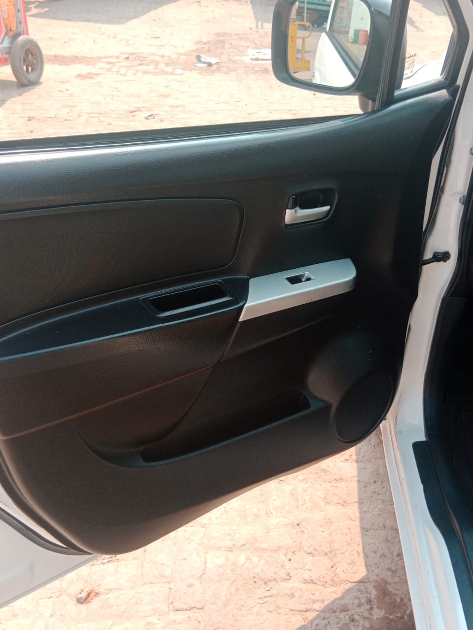 
								SUZUZKI WAGNOR MODEL 2017 full									