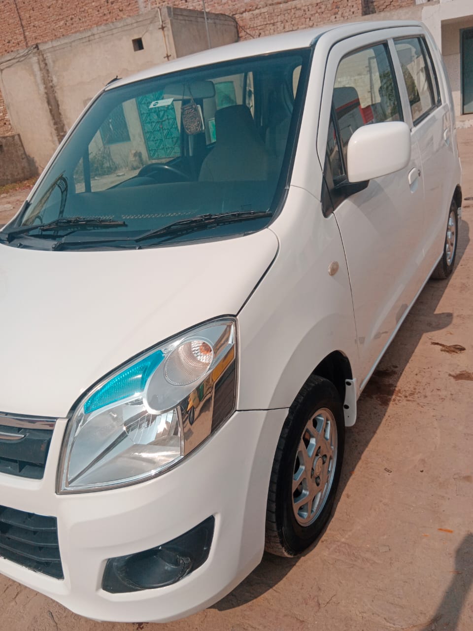 
								SUZUZKI WAGNOR MODEL 2017 full									